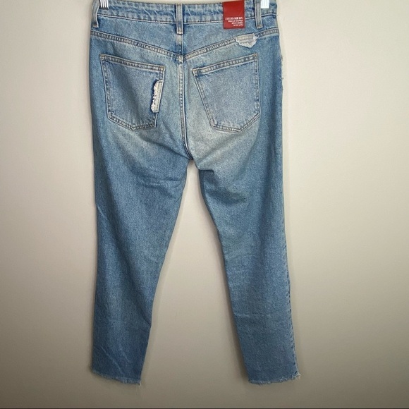 Like new Zara distressed blue jeans size 4 - Picture 2 of 11